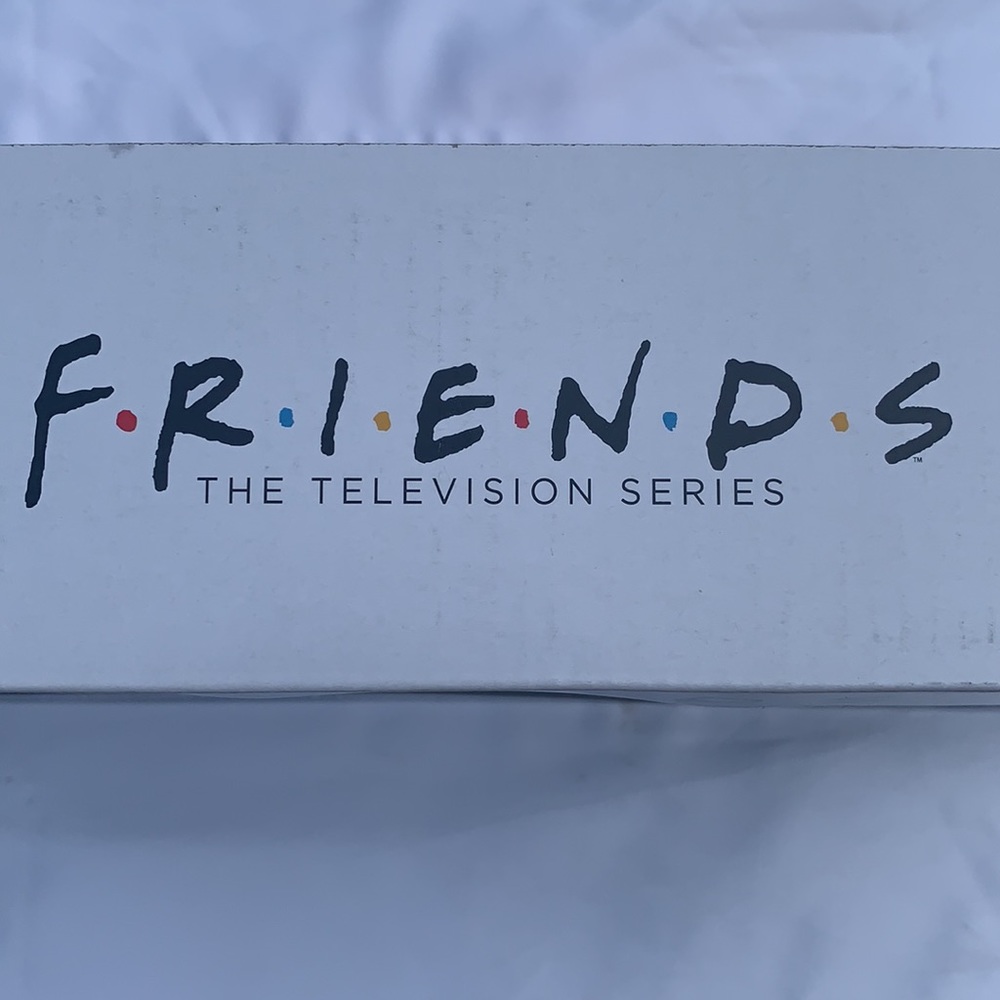 New FRIENDS CENTRAL PERK GLASSWARE (SET SET OF 4) - Picture 8 of 8